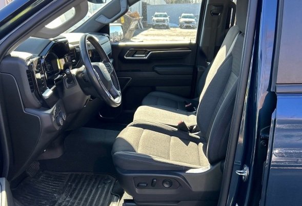 Used 2022 Chevrolet Silverado 1500 LT image 6