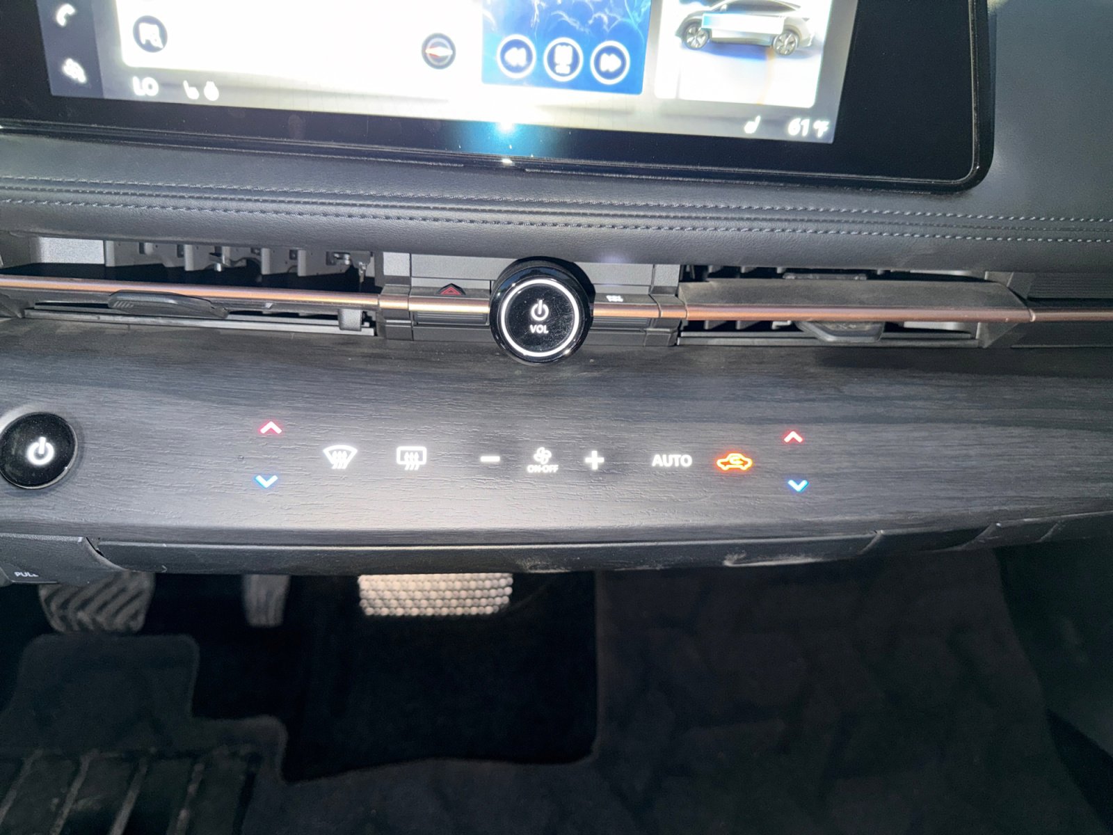 Used 2023 Nissan Ariya FWD image 23