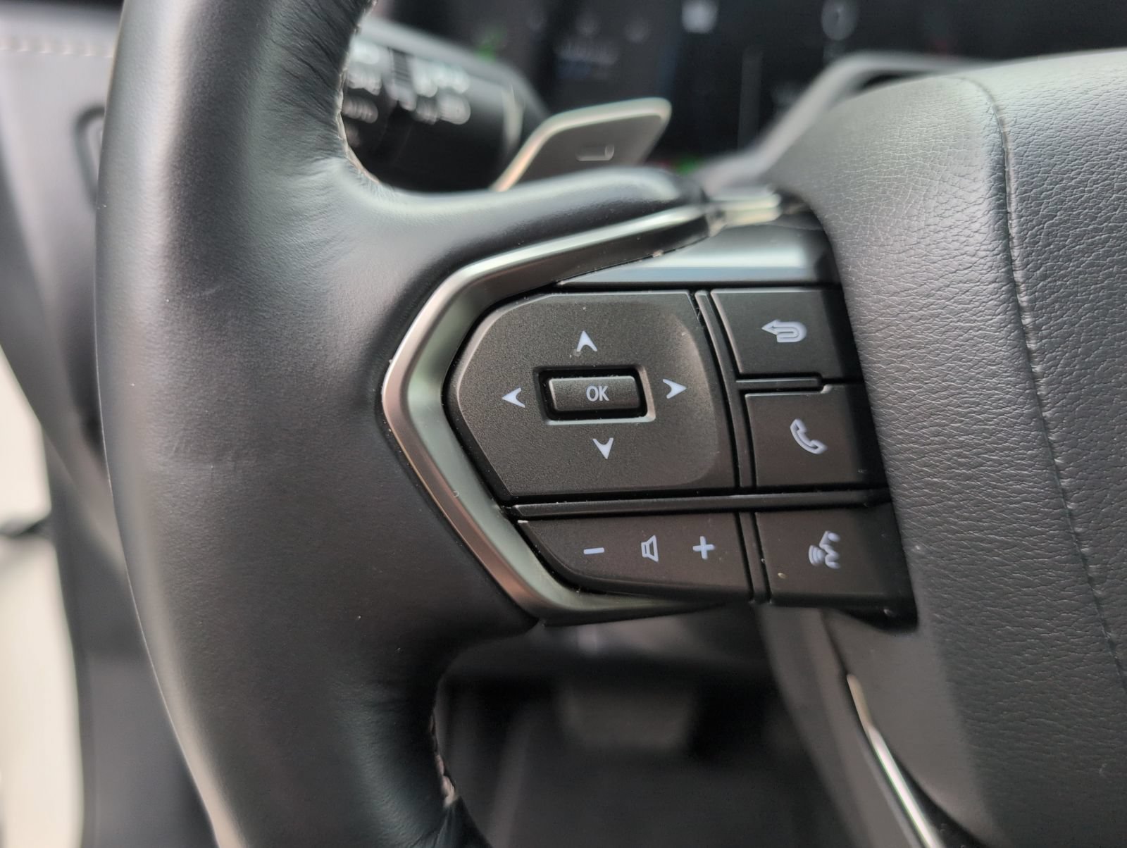 Certified 2026 Lexus LX 700h Luxury w/ Appearance Package AWD/4WD image 18
