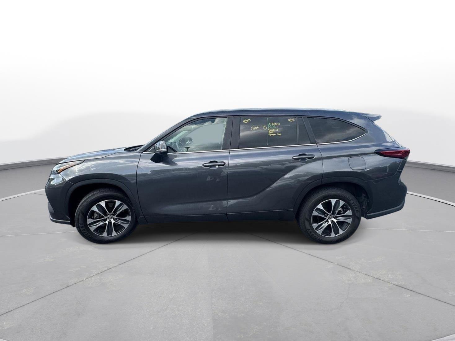Certified 2023 Toyota Highlander XLE FWD image 59