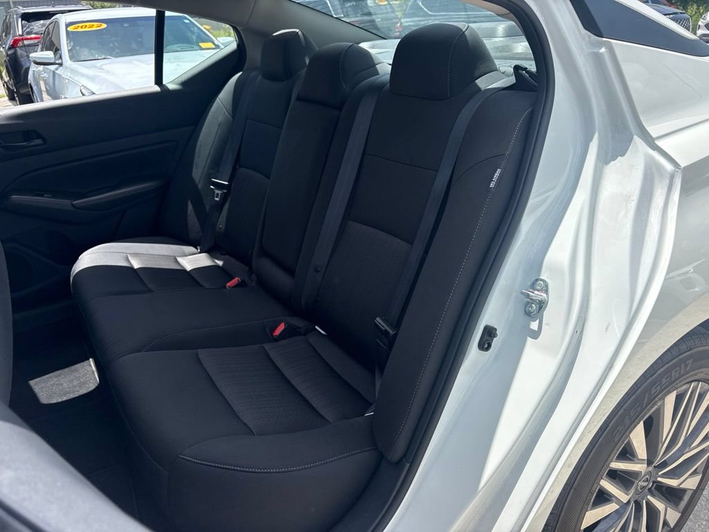 Used 2025 Nissan Altima 2.5 SV FWD image 11