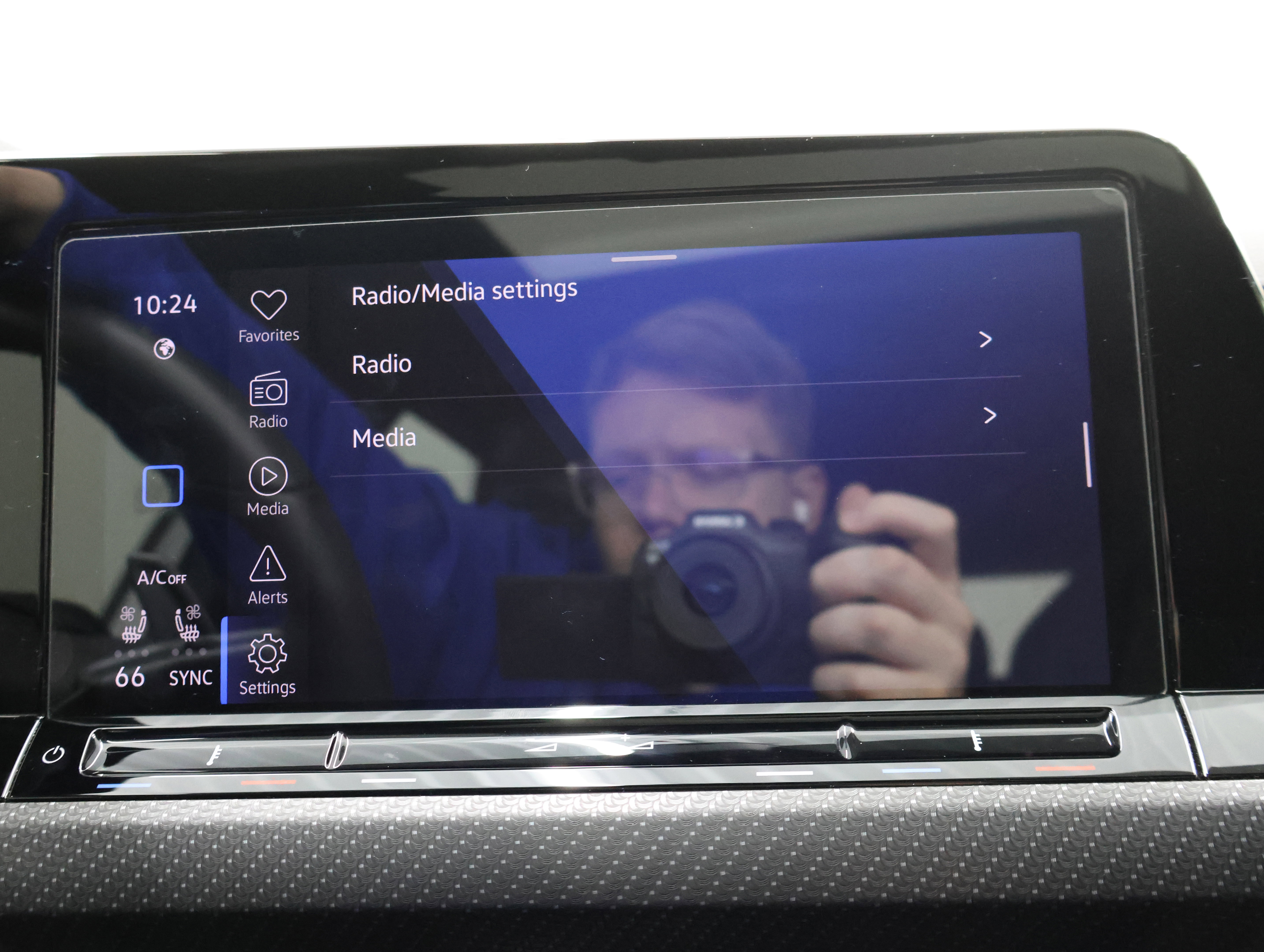 Used 2024 Volkswagen Golf R image 48