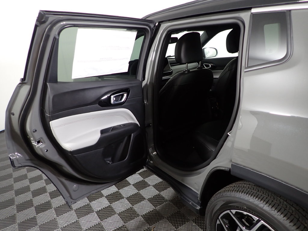 New 2026 Jeep Compass Limited AWD/4WD image 32