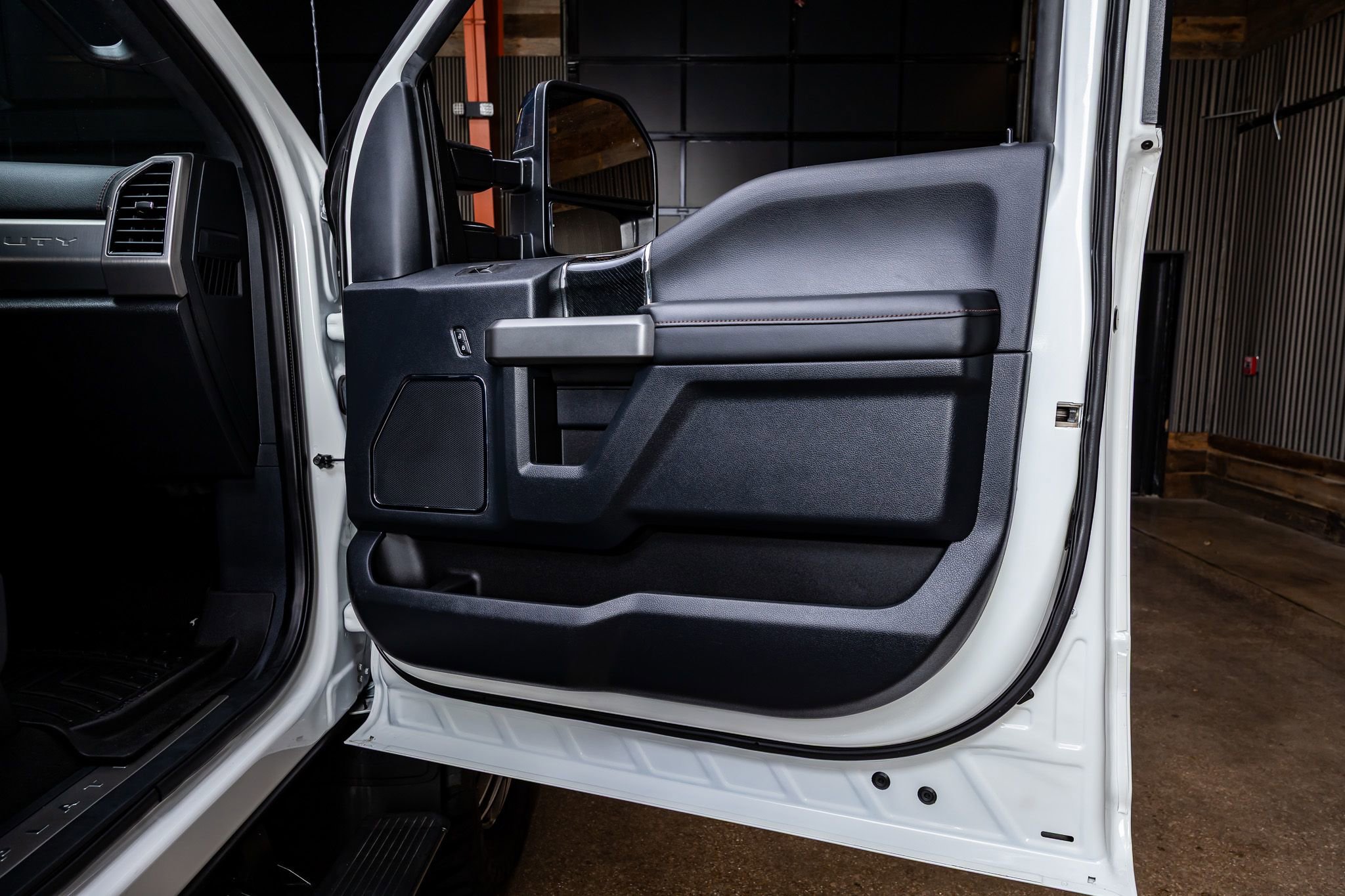 Used 2022 Ford F350 Platinum image 36