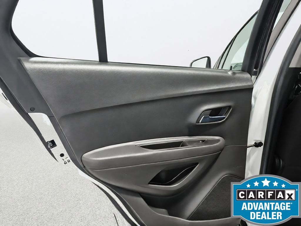 Used 2017 Chevrolet Trax LS FWD image 36