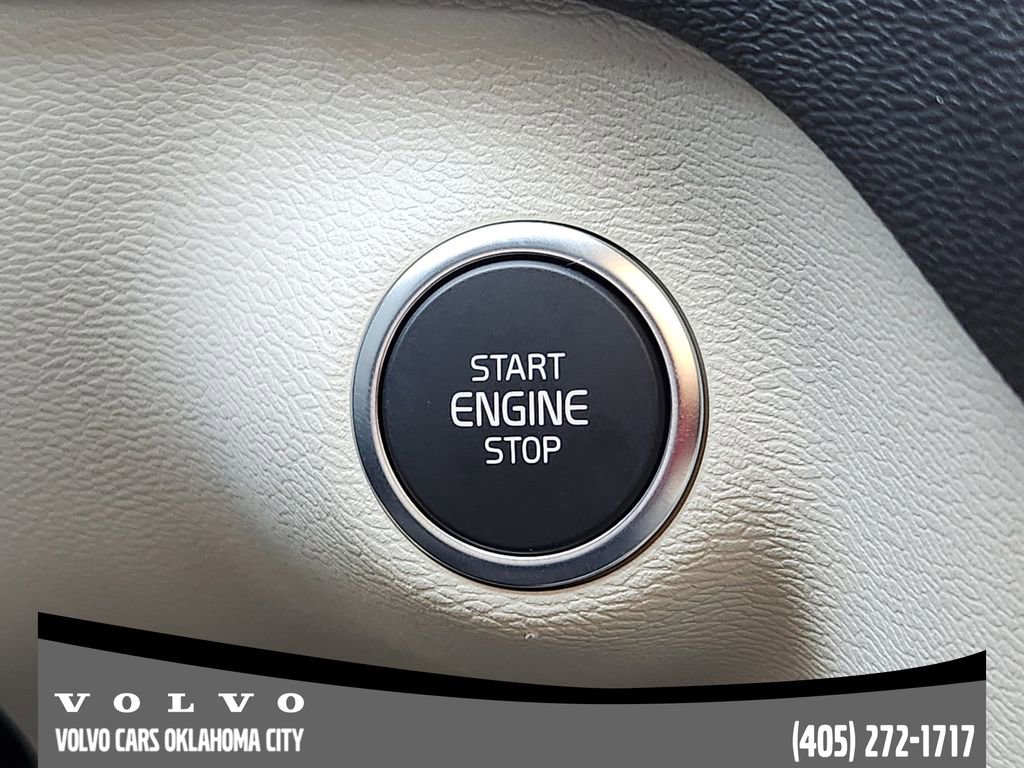 New 2026 Volvo XC40 B4 Plus w/ Protection Package Premier image 20