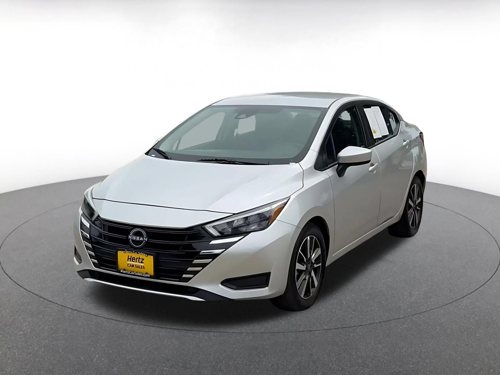 Used 2025 Nissan Versa SV FWD image 5