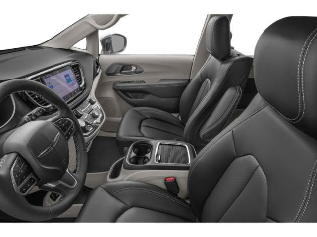 Certified 2024 Chrysler Pacifica Limited FWD image 12
