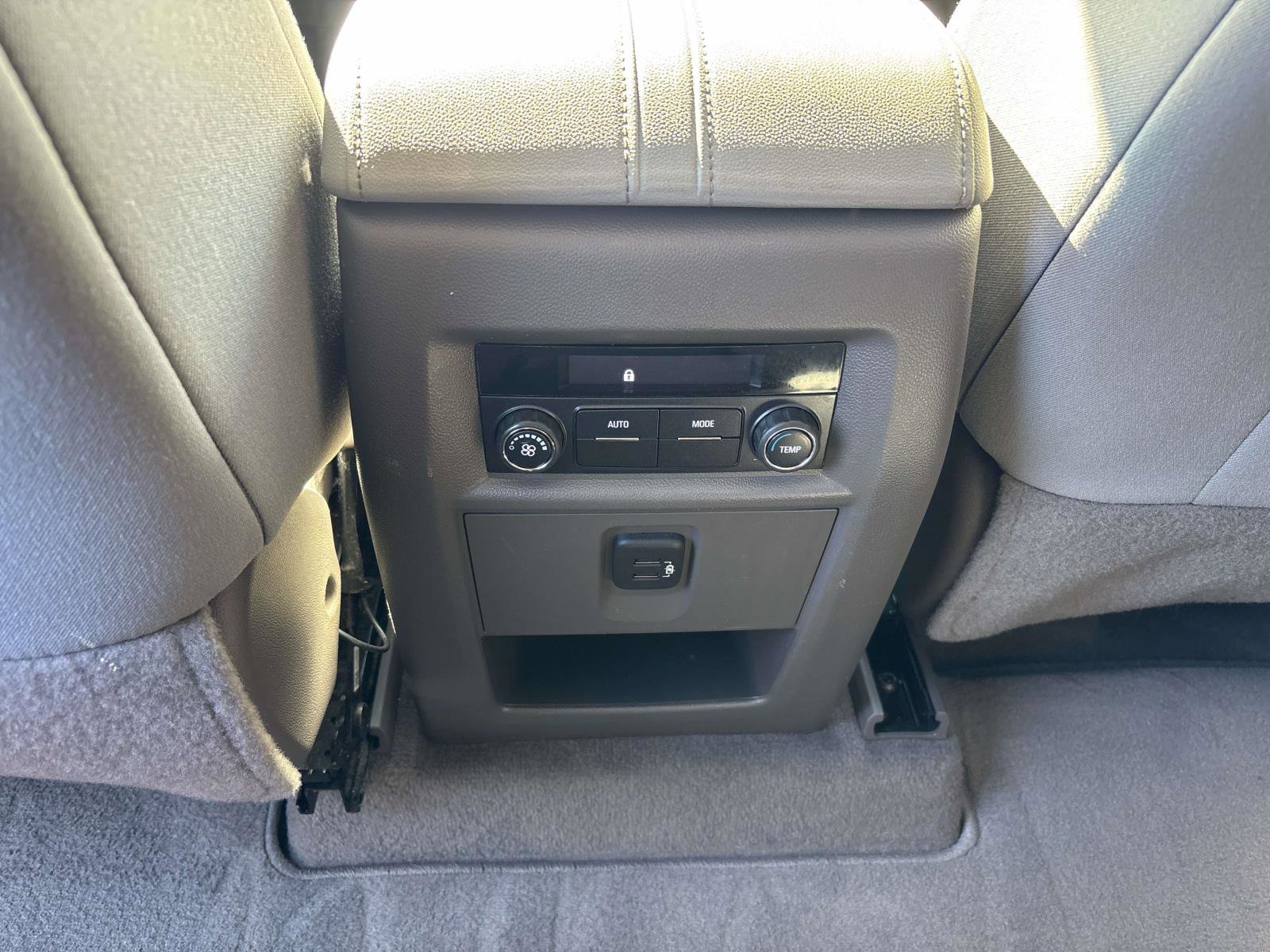 Used 2019 Chevrolet Traverse LT image 11