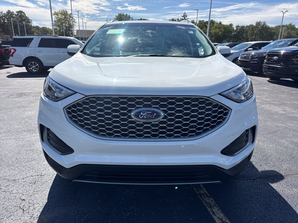 Used 2024 Ford Edge SEL AWD/4WD image 3