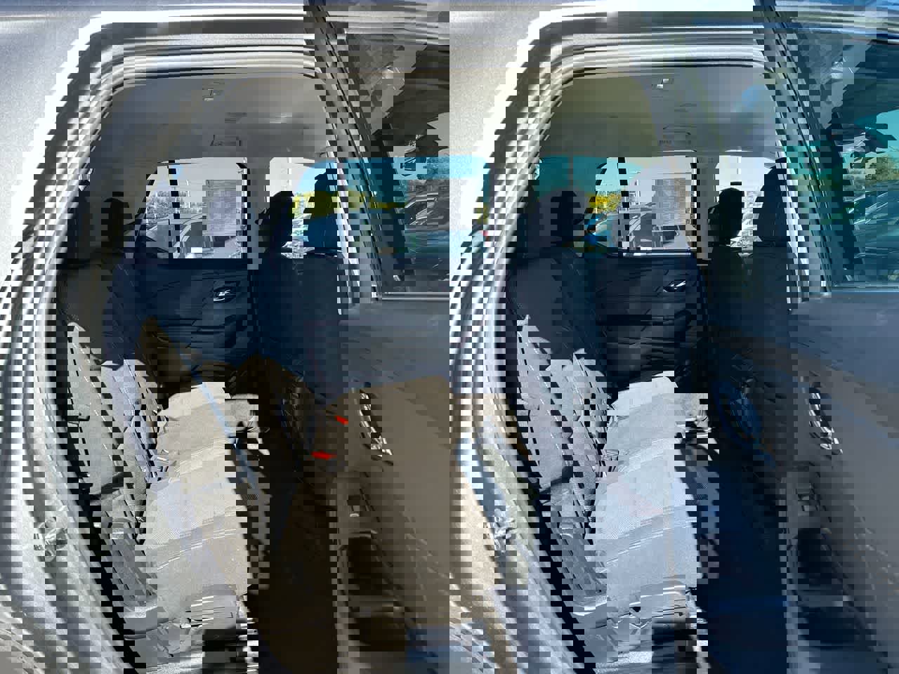 Used 2020 Chevrolet Traverse LT image 25