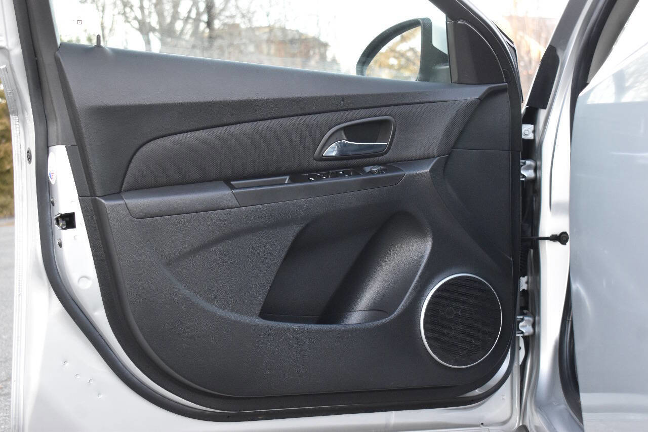 Used 2012 Chevrolet Cruze LT w/ RS Package image 8