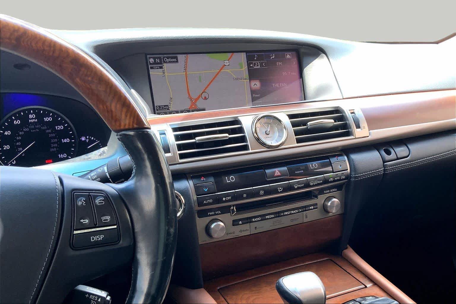 Used 2015 Lexus LS 460 w/ Comfort Package RWD image 7