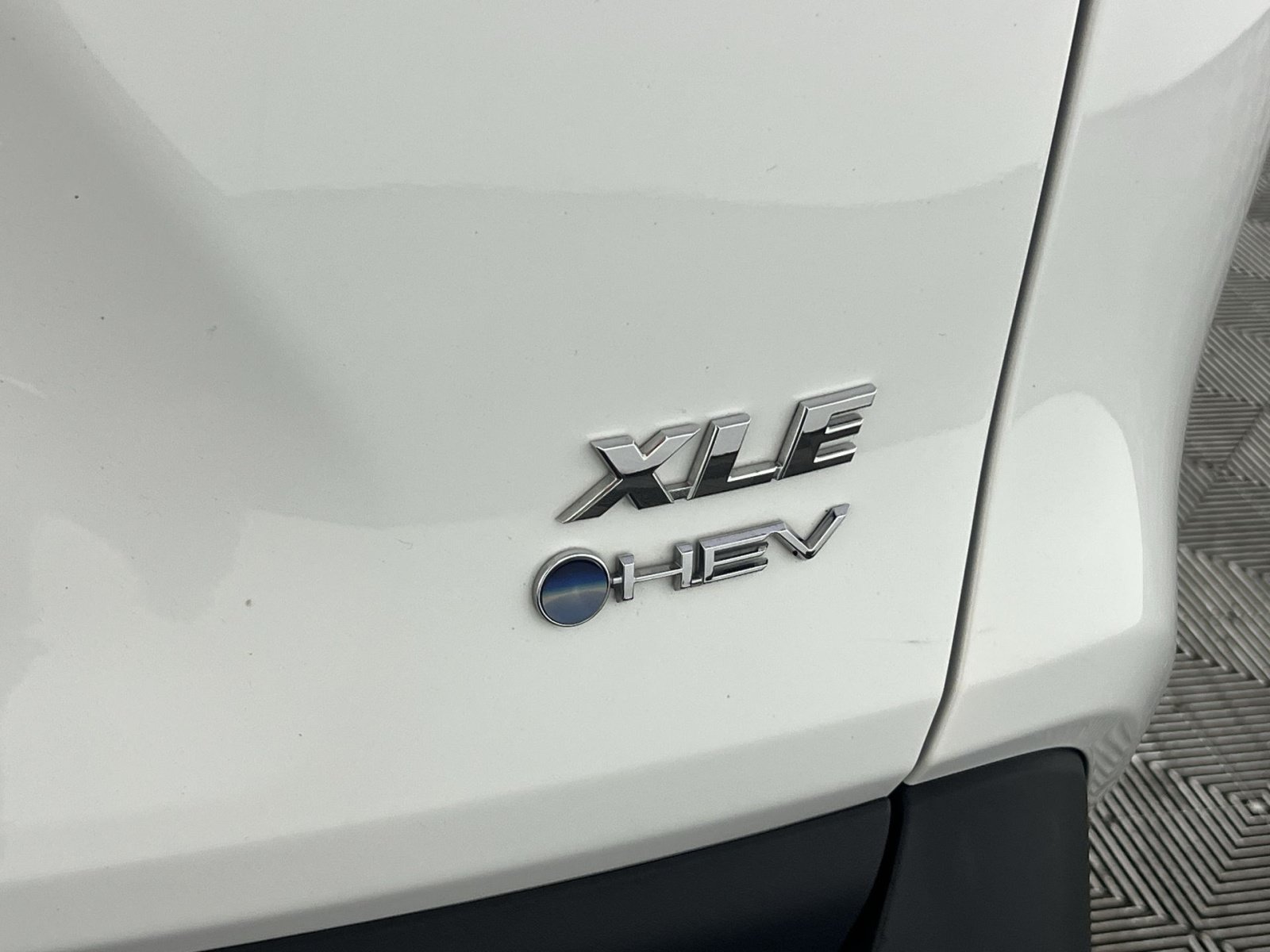 Used 2025 Toyota RAV4 XLE AWD/4WD image 27