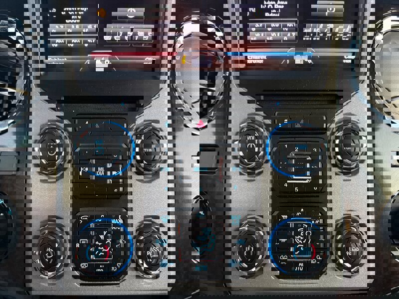 Used 2015 Ford F250 Platinum w/ FX4 Off-Road Package AWD/4WD image 34