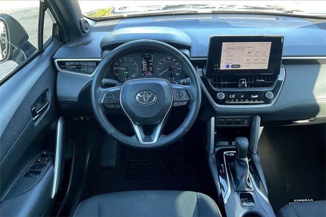 Used 2024 Toyota Corolla Cross AWD Hybrid w/ Moonroof Package image 5