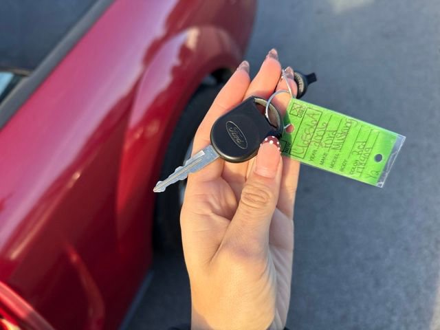 Used 2006 Ford Mustang Convertible image 25