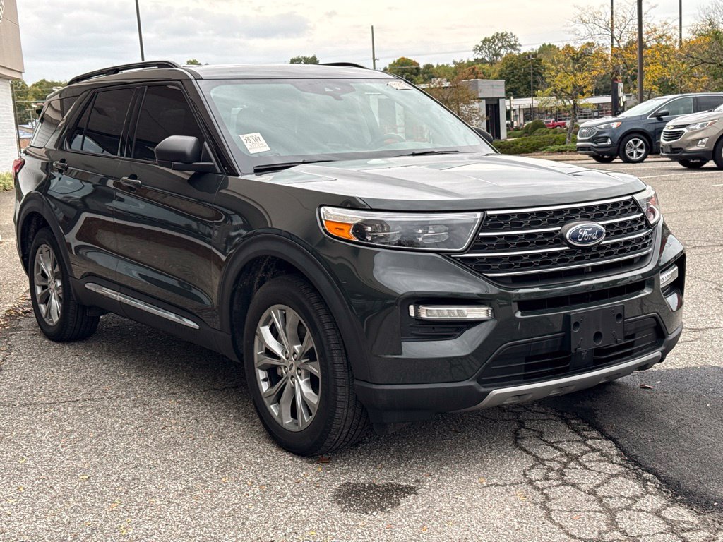Used 2022 Ford Explorer XLT w/ Equipment Group 202A AWD/4WD image 13