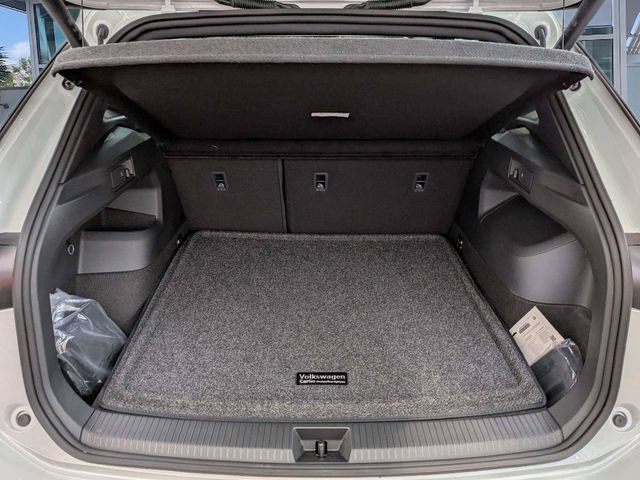New 2026 Volkswagen Tiguan SEL R-Line AWD/4WD image 14