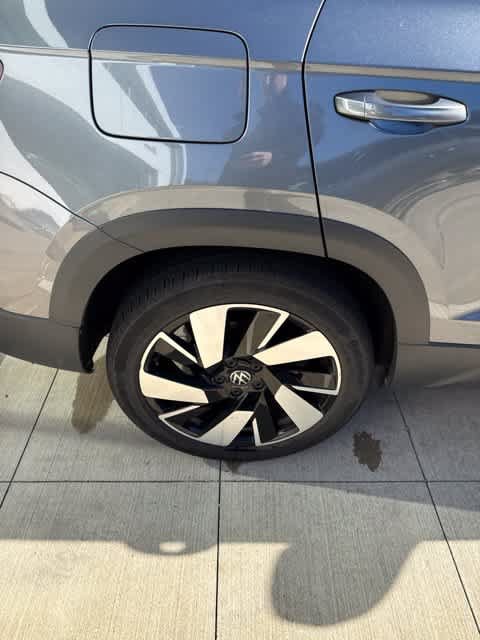 Used 2024 Volkswagen Taos SEL AWD/4WD image 5