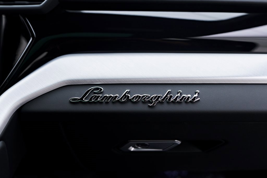 Used 2022 Lamborghini Urus image 47