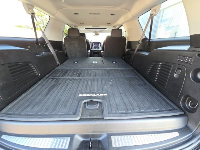 Used 2019 Cadillac Escalade ESV Luxury w/ Escalade Sport Edition image 35