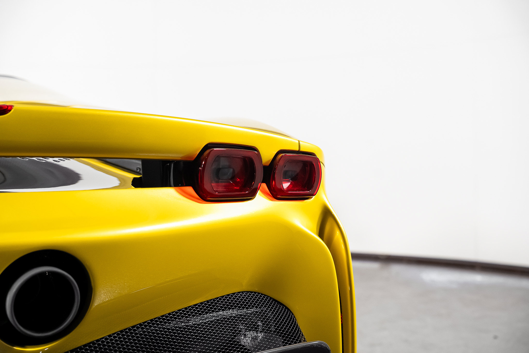 Used 2024 Ferrari SF90 Spider AWD/4WD image 25