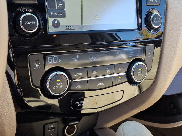 Used 2015 Nissan Rogue SV w/ SV Premium Package FWD image 15