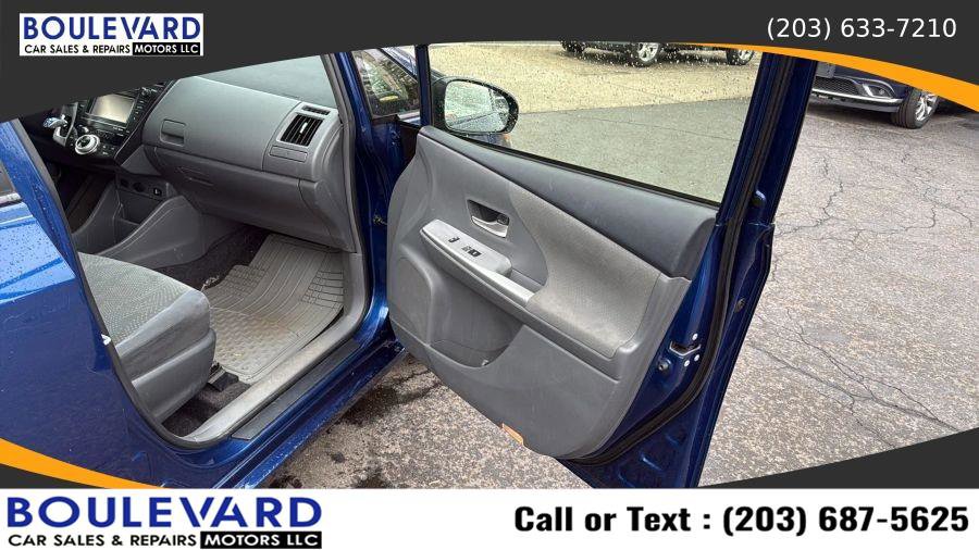 Used 2014 Toyota Prius V Three FWD image 33