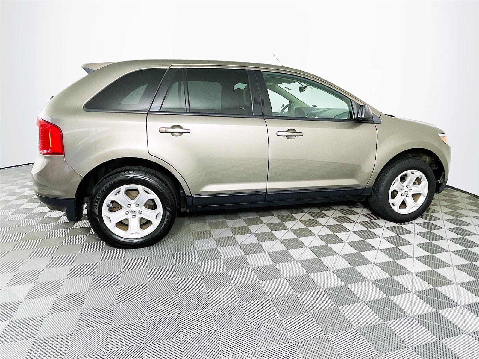 Used 2013 Ford Edge SEL image 11