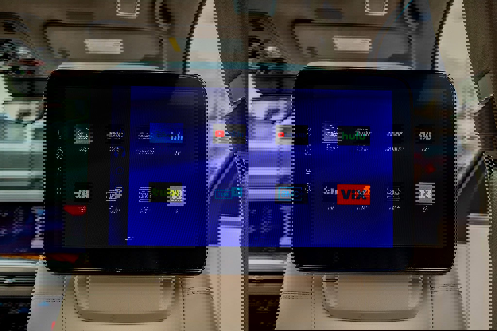 Used 2025 Cadillac Escalade Sport Platinum w/ LPO, Floor Liner Package image 32