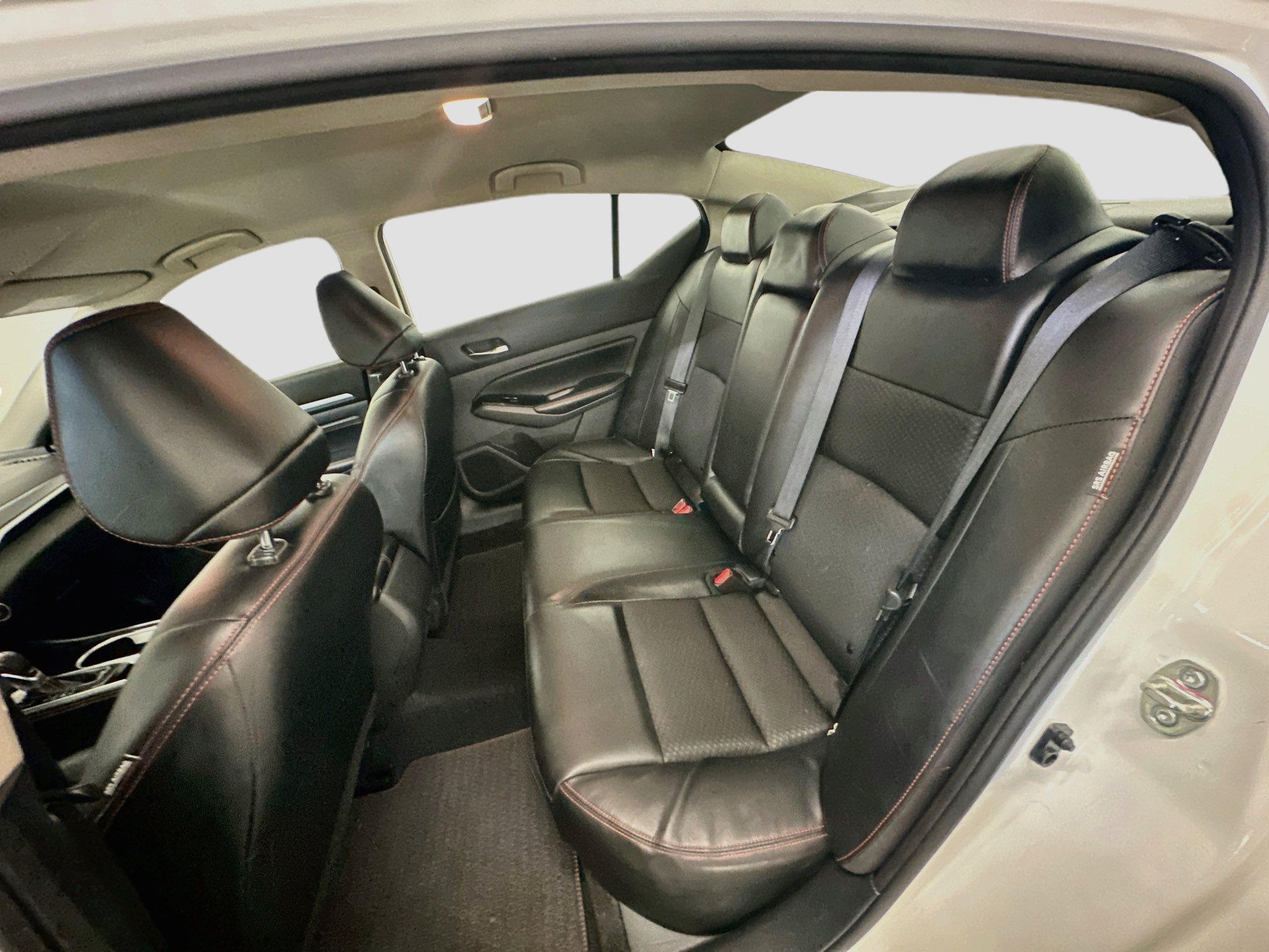 Used 2023 Nissan Altima 2.5 SR FWD image 28