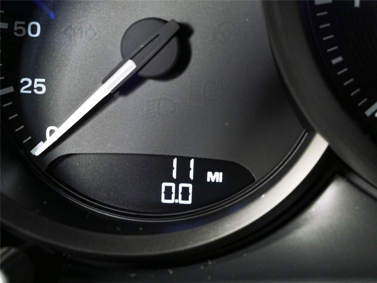 Used 2026 Porsche Macan Turbo AWD/4WD image 9