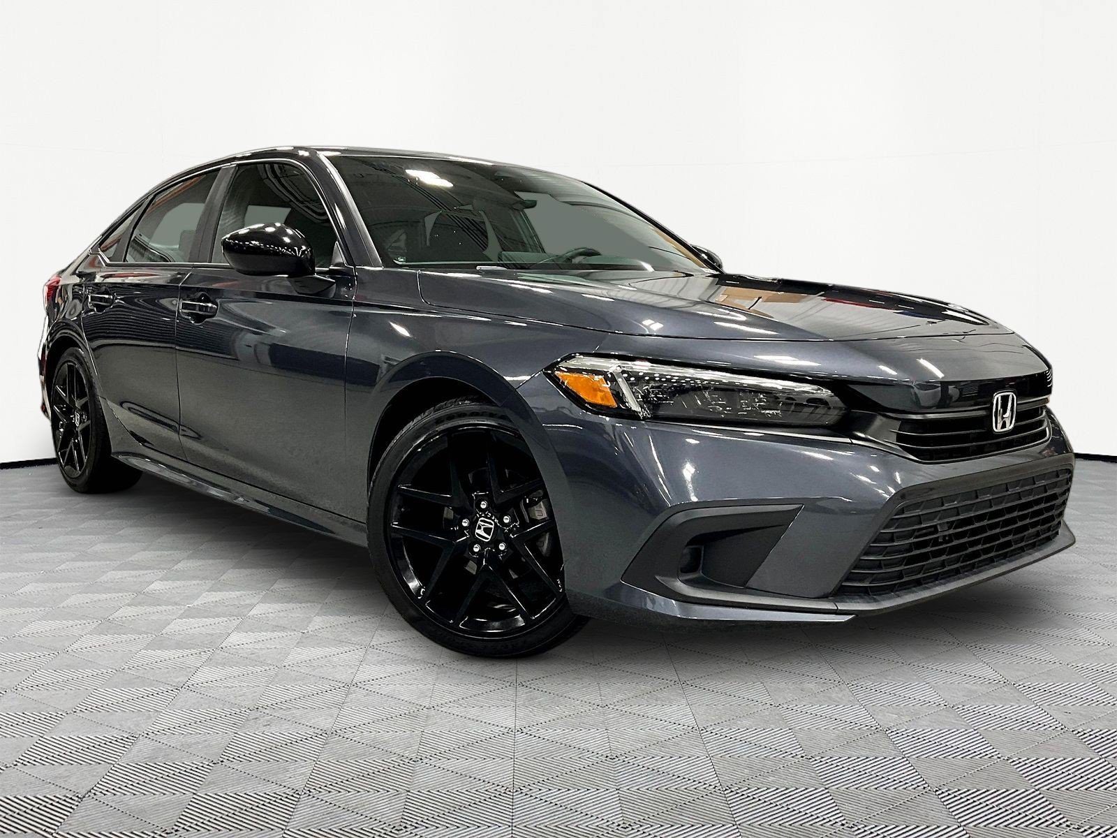 Used 2024 Honda Civic Sport image 3