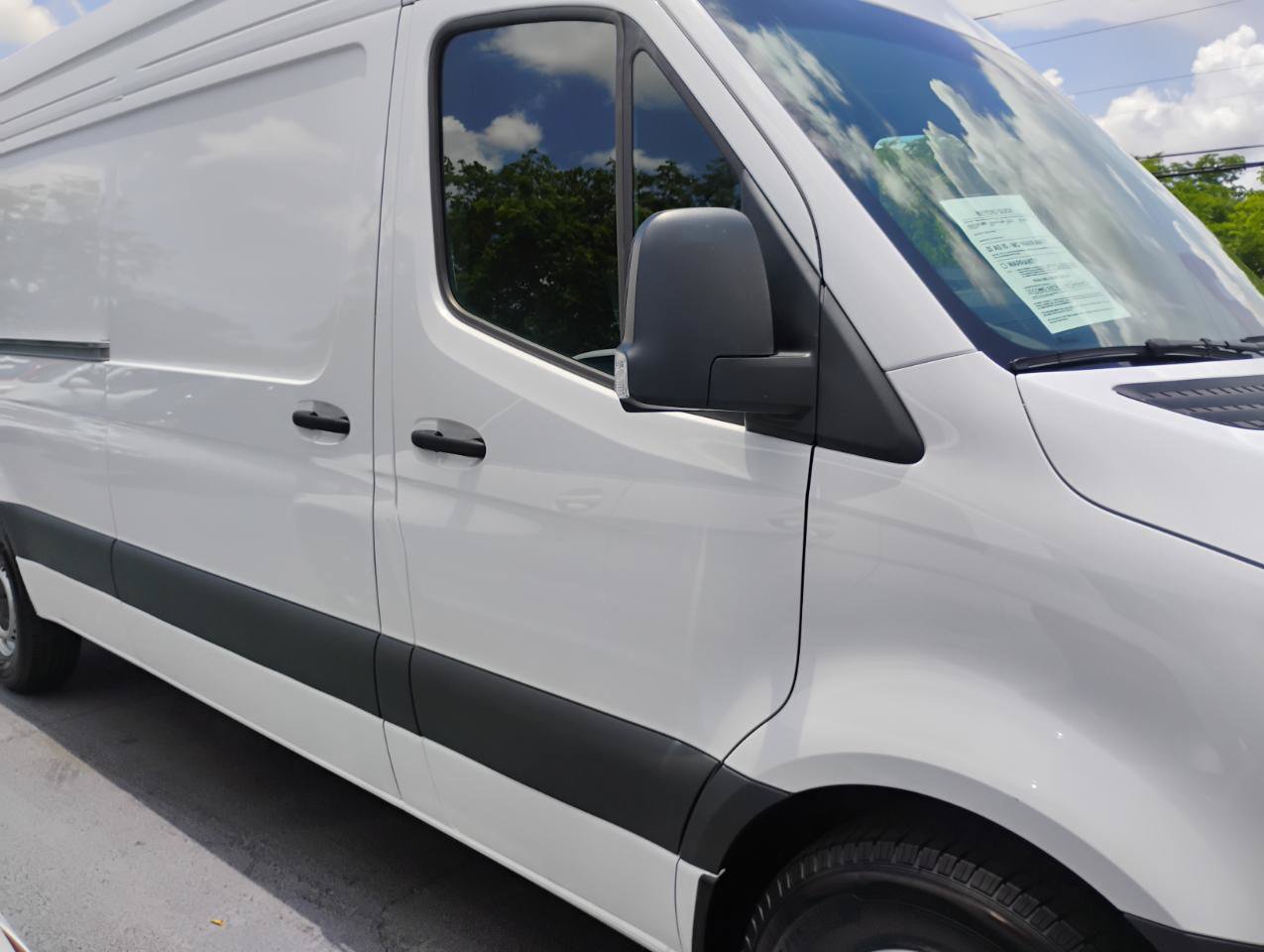 Used 2025 Mercedes-Benz Sprinter 2500 image 9