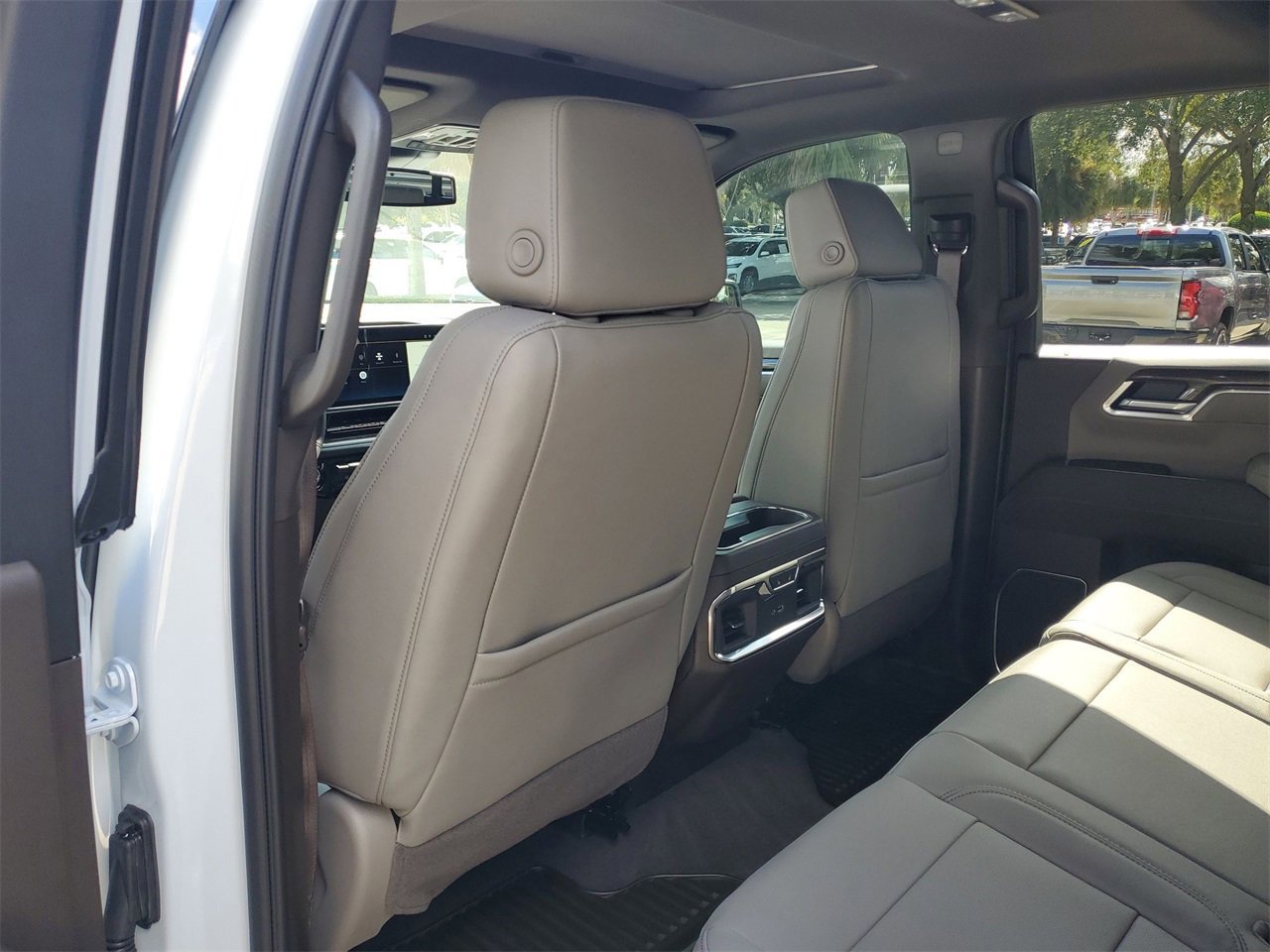 New 2026 Chevrolet Silverado 1500 LTZ w/ LTZ Premium Package image 9