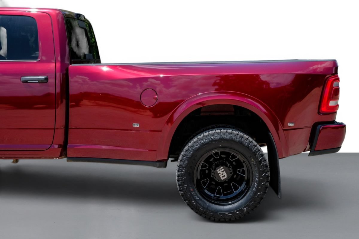 Used 2024 RAM 3500 Tradesman w/ Chrome Appearance Group AWD/4WD image 12