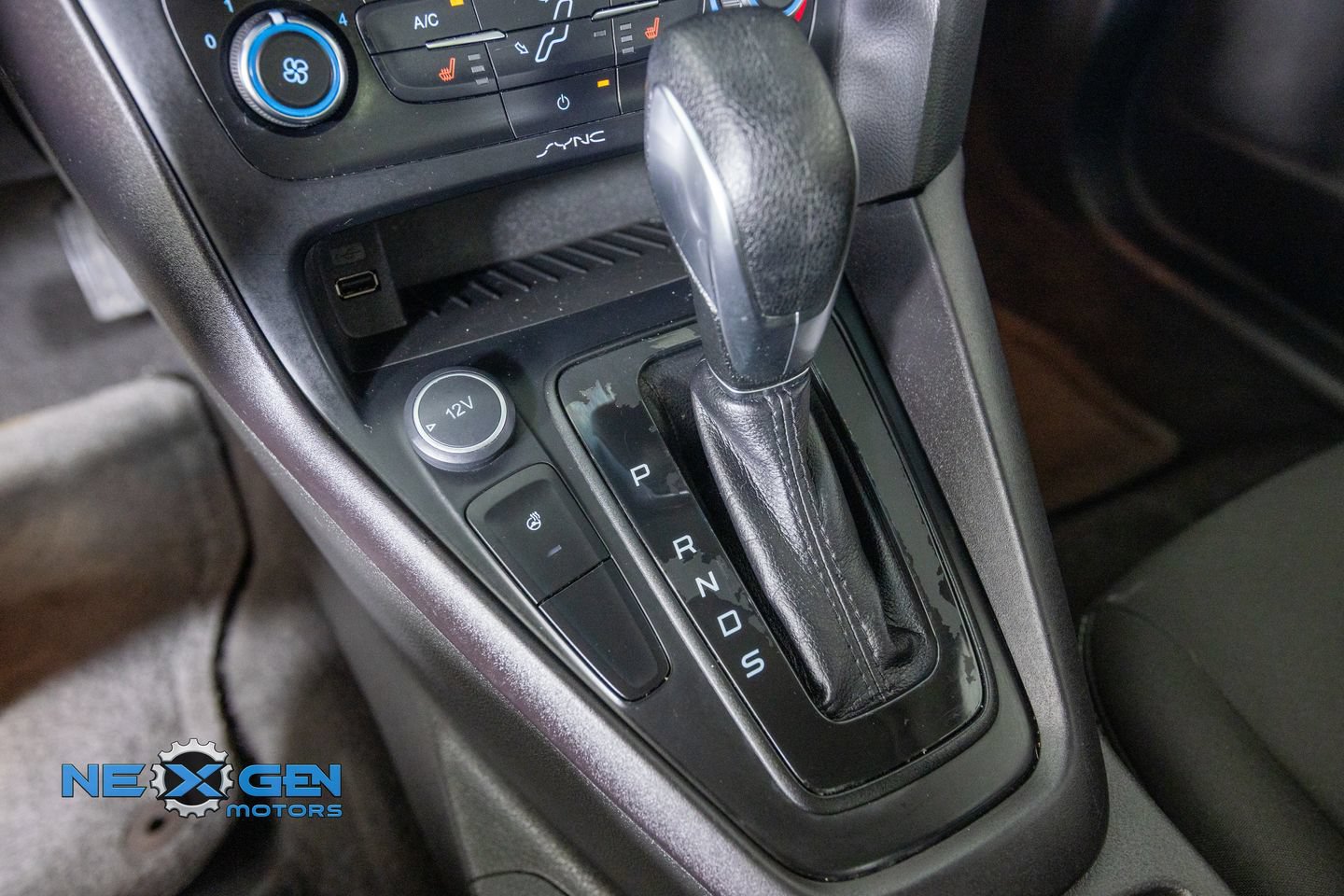 Used 2017 Ford Focus SE w/ SE Sport Package FWD image 21