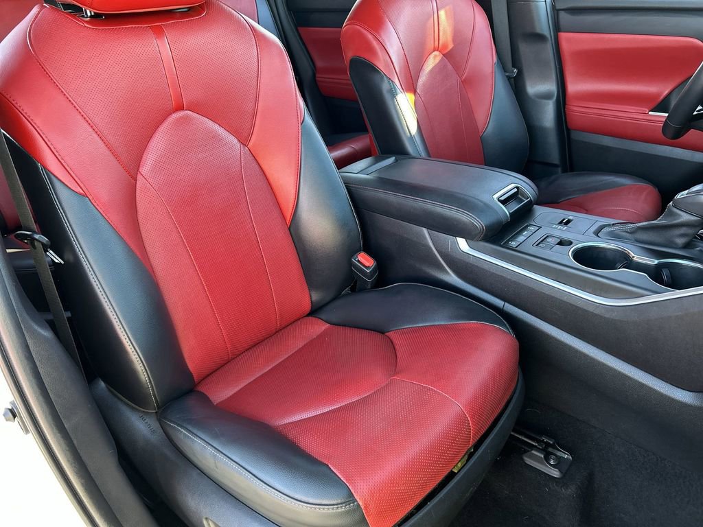 Used 2022 Toyota Highlander XSE image 29