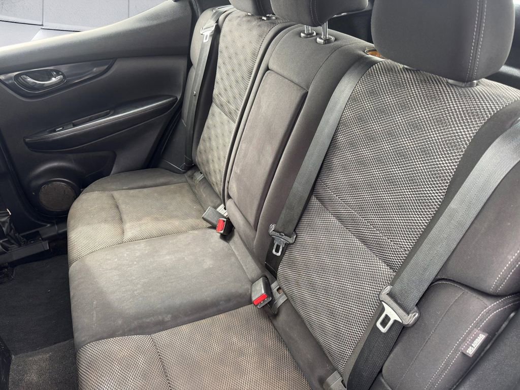 Used 2020 Nissan Rogue Sport SV w/ All-Weather Package image 18