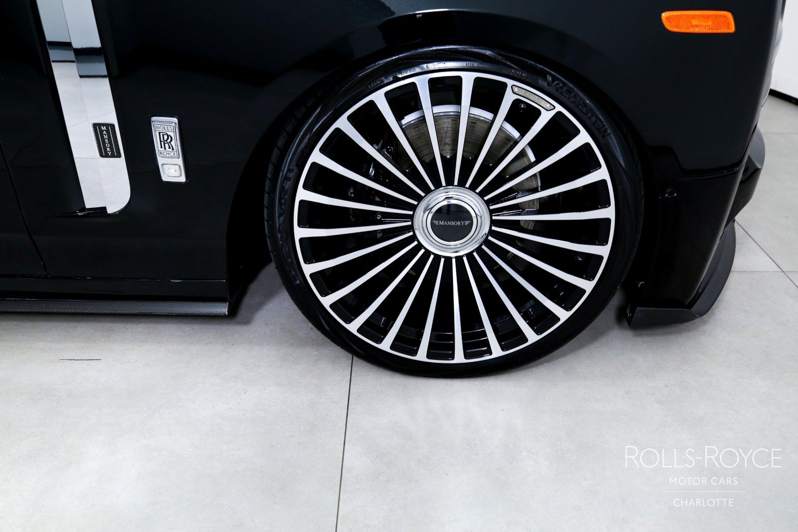 Used 2018 Rolls-Royce Phantom Sedan RWD image 42