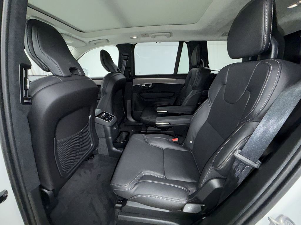 New 2026 Volvo XC90 T8 Ultra w/ Lounge Package image 12