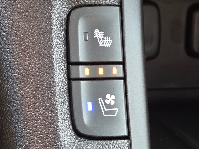 Used 2017 GMC Acadia Denali w/ Technology Package FWD image 6