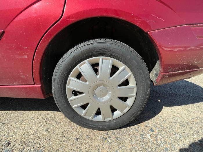 Used 2004 Ford Focus SE image 14