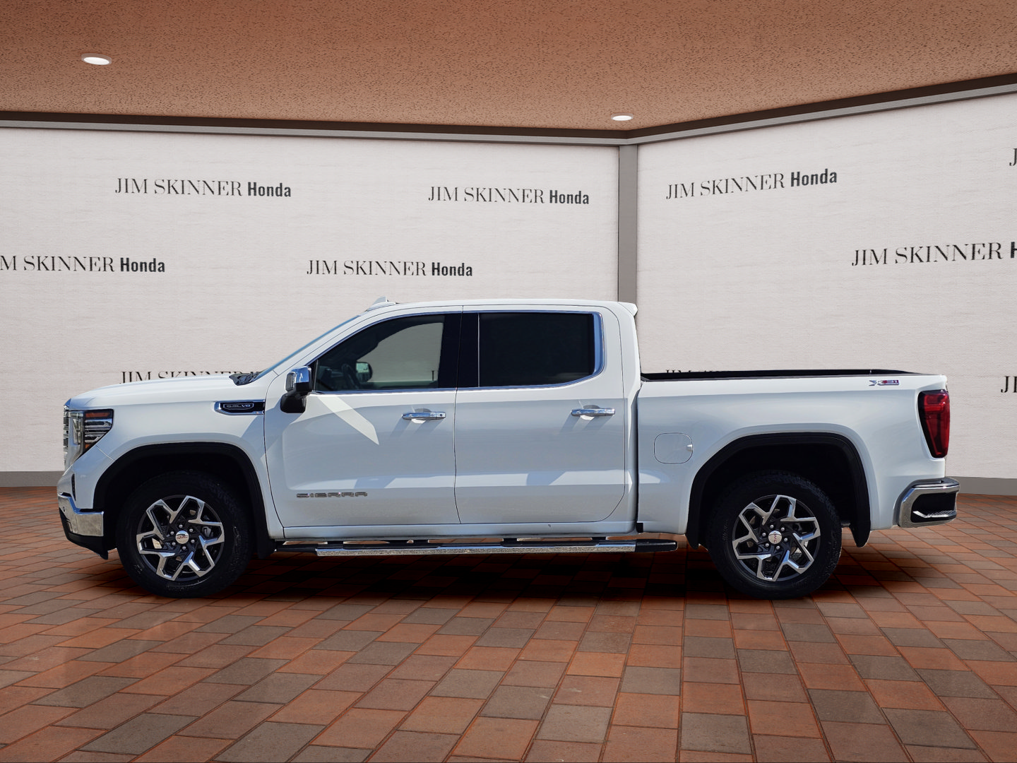 Used 2024 GMC Sierra 1500 SLT w/ SLT Premium Plus Package AWD/4WD image 15