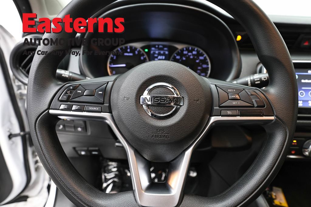 Used 2021 Nissan Kicks S image 10