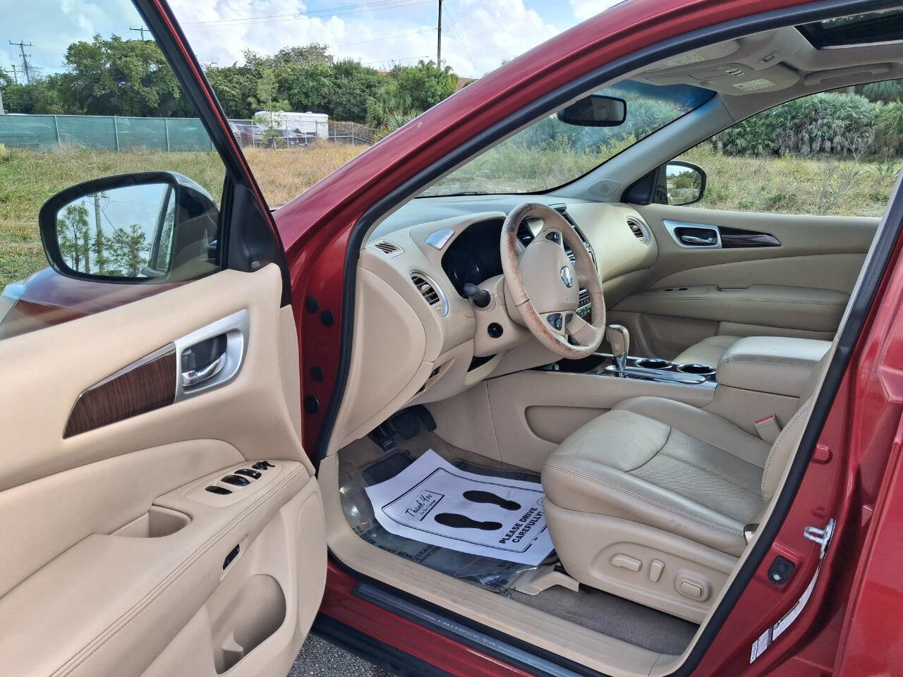 Used 2015 Nissan Pathfinder Platinum FWD image 12