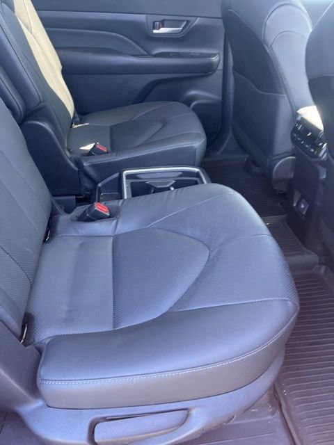 Used 2024 Toyota Grand Highlander Limited image 11