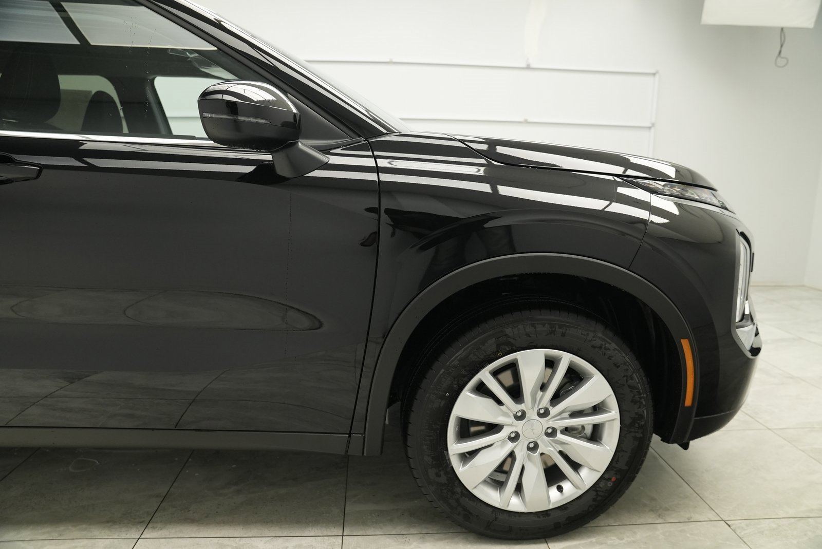 Used 2025 Mitsubishi Outlander ES image 10