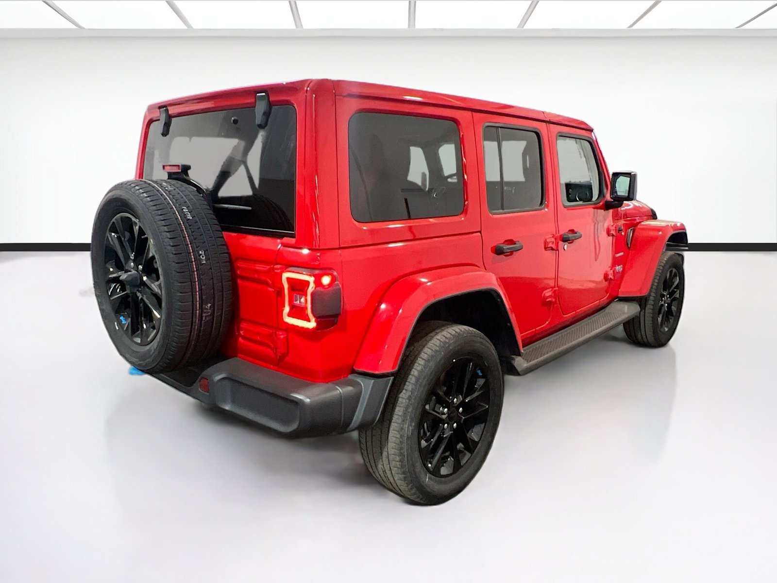 Used 2023 Jeep Wrangler Unlimited Sahara AWD/4WD image 4
